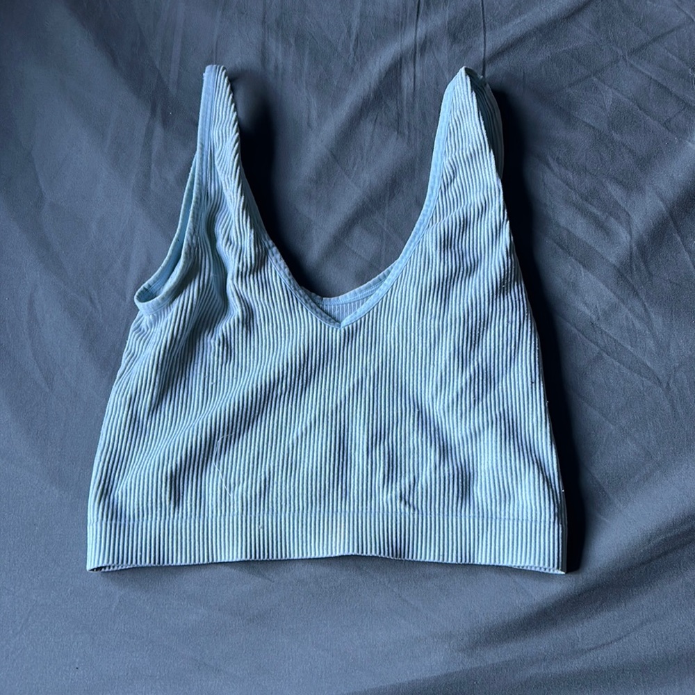 Light blue tank top cropped